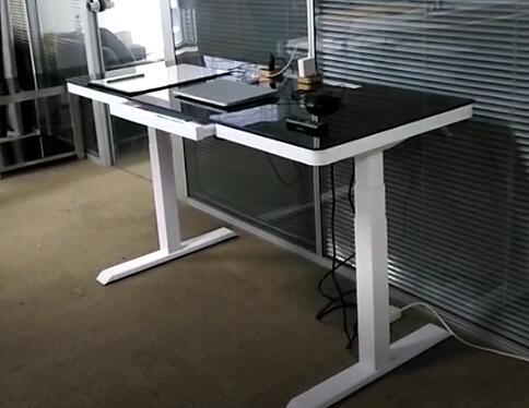 钢化玻璃款电动升降办公桌